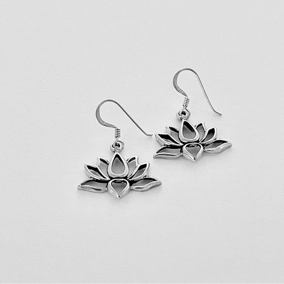 Sterling Silver Lotus Dangle Earrings, Flower Earring, Eternity Silver Earring - Picture 4 of 8